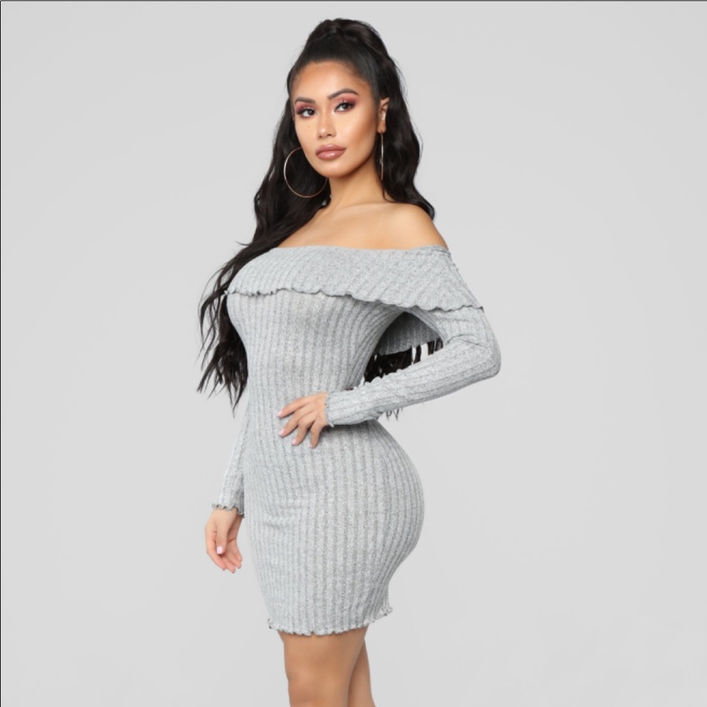 Gray Off Shoulder Long Sleeve Dress (Medium)